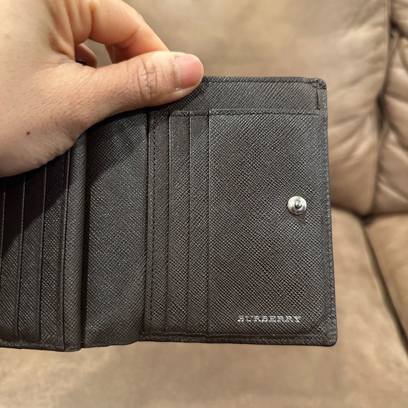Black Compact Wallet with Textured Leather Design - Picture 9 of 15
